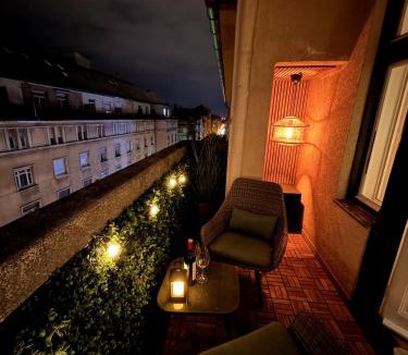 Ujlipotvaros Apartment | 2BDR Balcony Apartment with Optional Garage near Parliament