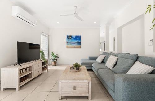Toogoom House | Coastal 4-Bed Retreat with Pool in Toogoom