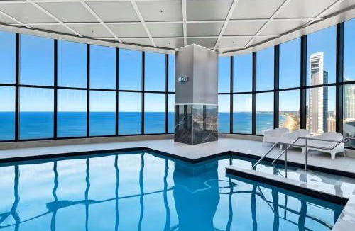 Surfers Paradise Apartment | 3BR OceanViews lvl 50 Luxury Skyhome Meriton - Gym- SkyPool- Free Parking