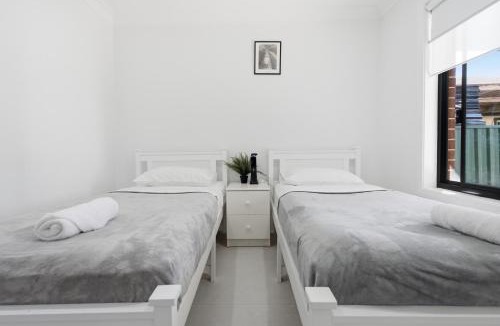 Hebersham House | Newly build 3 bedroom home to stay in Sydney