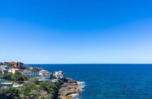 Maroubra Apartment | Lurline Bay Retreat, Heated Pool and 4BR Luxury
