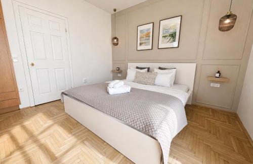 Kissvabhegy Apartment | Grand Terrace Apartment with AC & heating