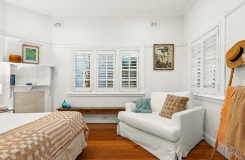 Manly Apartment | Prime Manly Location - Beach & Wharf Nearby