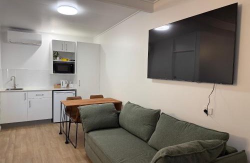 Bowen Hotel | Pearly Shell Motel