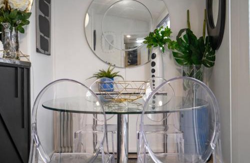 Cessnock House | Eleda House - Retro Hidden Gem