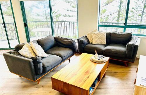Kings Beach Apartment | Campbells Cove Unit 11