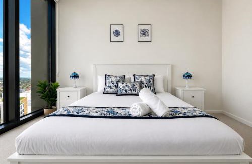 Lidcombe Apartment | Stadium View Oasis 2BR with Free Parking