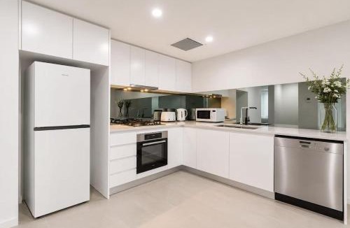 Epping Apartment | Epping Central 2BR Apt, Near to Metro & Coles,Free parking