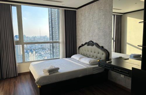 Hang Xanh Apartment | Orin - VinHomes Central Park - Apartments View Landmark 81