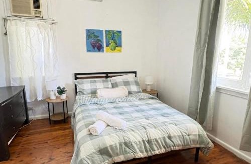Mt Pritchard Apartment | Spacious 3BR Family Home-Parking- Near Liverpool
