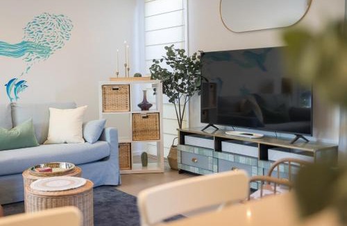 South Coogee House | Luxury South Coogee House Media Room with Parking
