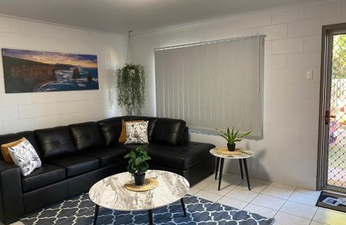 Andergrove Apartment | Andergrove Home with Leafy View with Wi-fi