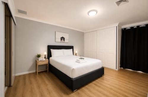 Pymble House | No-Frills Queen Private Ensuite Room in Pymble - Shared Amenities