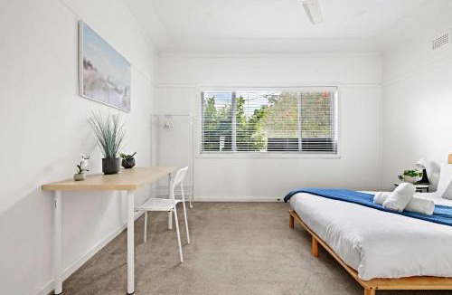 Ryde House | Private Double Room - Central Location At Ryde - Shared Bathroom and Amenities