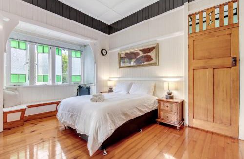 Sadliers Crossing House | Historic Character-filled Jade Cottage