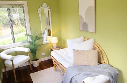 Moorina House | Scenic Rural Retreat, foothills of Mt Mee Qld AU