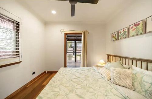 Annerley House | House of Fairy Wren -Charming Queenslander Cottage mins drive to Brisbane CBD and Gabba Stadium! - Holiday Home
