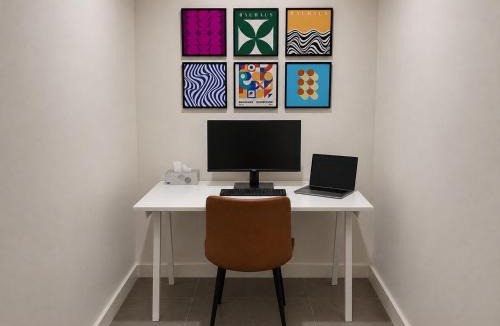 Lidcombe Apartment | Stay in the Heart of the Action 2BR Parking