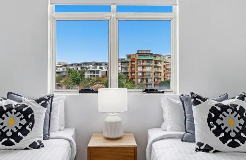 The Entrance Apartment | Azure 25 - Wake up to the Ocean