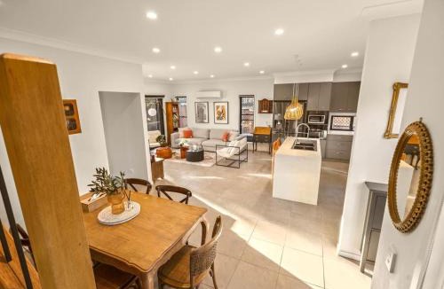 Upper Mount Gravatt House | Magazine Worthy Home Stylish Brisbane Escape