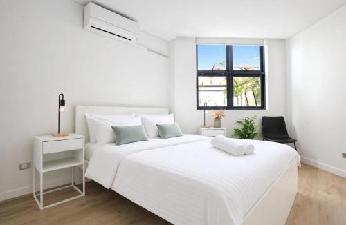 Ultimo Apartment | Ultimo NSW - 3 Bedroom Apartment with 1 Parking - NetFlix