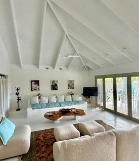 Oak Beach House | Beachfront Peace Cabin