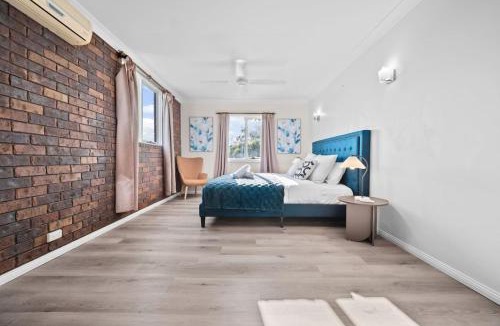 Shailer Park House | Spacious and Affordable Family Stay Large and Relax