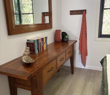 Boyland Apartment | Sunset Ridge - King Bed Cabin & Breakfast Basket