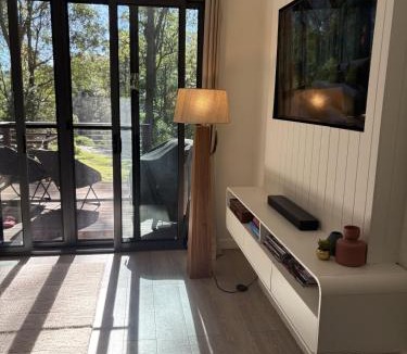 Boyland Apartment | Sunset Ridge - King Bed Cabin & Breakfast Basket