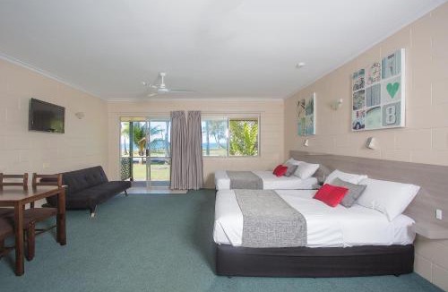 Sarina Beach Hotel | Sarina Beach Motel