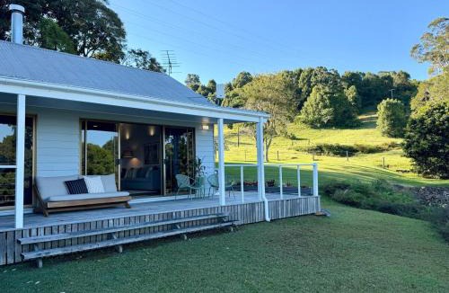 Maleny Ski Chalet | Maleny Chalet with Spectacular Glasshouse Mtn Views