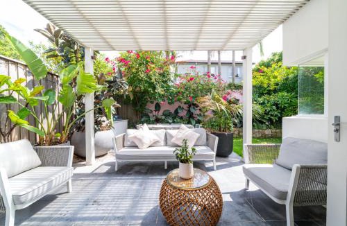 Vaucluse Apartment | Coastal 4BR Home for 10 with Garden and Garage