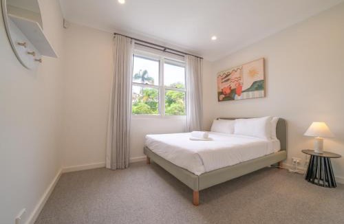 Vaucluse Apartment | Coastal 4BR Home for 10 with Garden and Garage