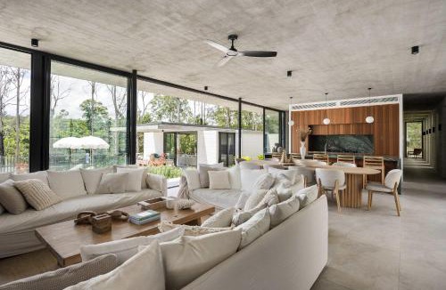 Doonan House | Latitude 156 - Elevated Luxury Overlooking the Greens