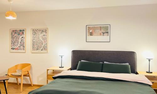 Vorstadte Apartment | In Swiss Home - Barfüsserplatz BAR street Apartment