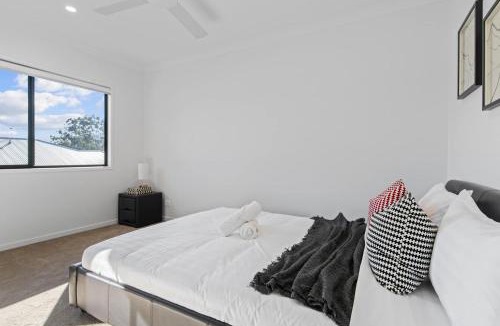 Calamvale House | Neiwand Retreat by Arvia Living