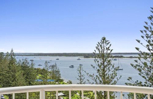 Labrador Apartment | Bright 2 Bed Apartment with Ocean Views
