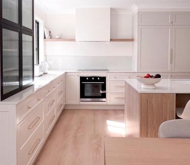 Logan Reserve House | Summers Green View Retreat - Kayaks Included