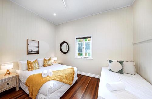 Kin Kin House | Kin Kin Farm House - Pets Allowed
