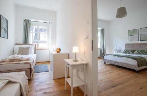 Basel City Centre Apartment | Spacious Apartment in Central Basel near Rhine - Special TOP LUX 24 Apartment, Basel, up to 8 guests