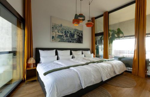 St. Johann Apartment | Basel City View Penthouse - Parking AC & Fast WiFi