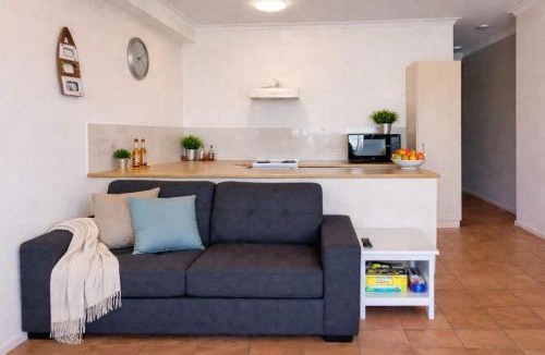 South Townsville Apartment | Palmer Street Stay - Steps from Townsville CBD, Stadium and Ferry
