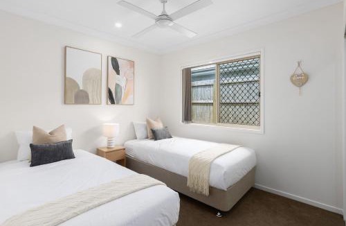 Ripley House | Spacious 4 Bedroom Home, for a Family of 8, Work friendly