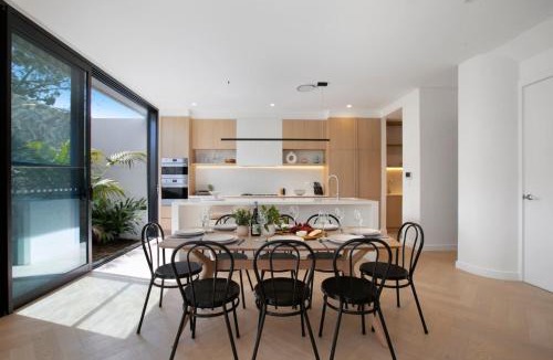 Burraneer House | Stylish Coastal Retreat Near Cronulla Beach