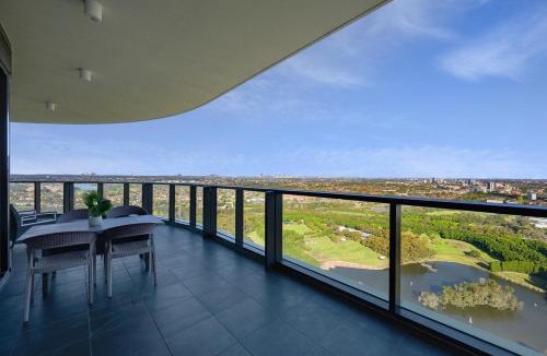 Sydney Olympic Park Apartment | Spacious Two Level 4BR at Sydney Olympic Park with Best View