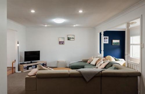 Rathdowney House | Tuckeroo Cottages - Tuckeroo House