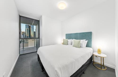 South Brisbane Apartment | Lucid Apartments by CLLIX