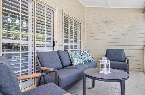 Dooralong House | Mandalay Park Farmstay Dooralong Private Farm Holiday Home with Pool Animals