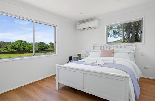 Dooralong House | Mandalay Park Farmstay Dooralong Private Farm Holiday Home with Pool Animals