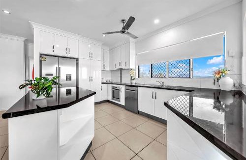 Bowen Villa | Panoramic Oceanview Villa